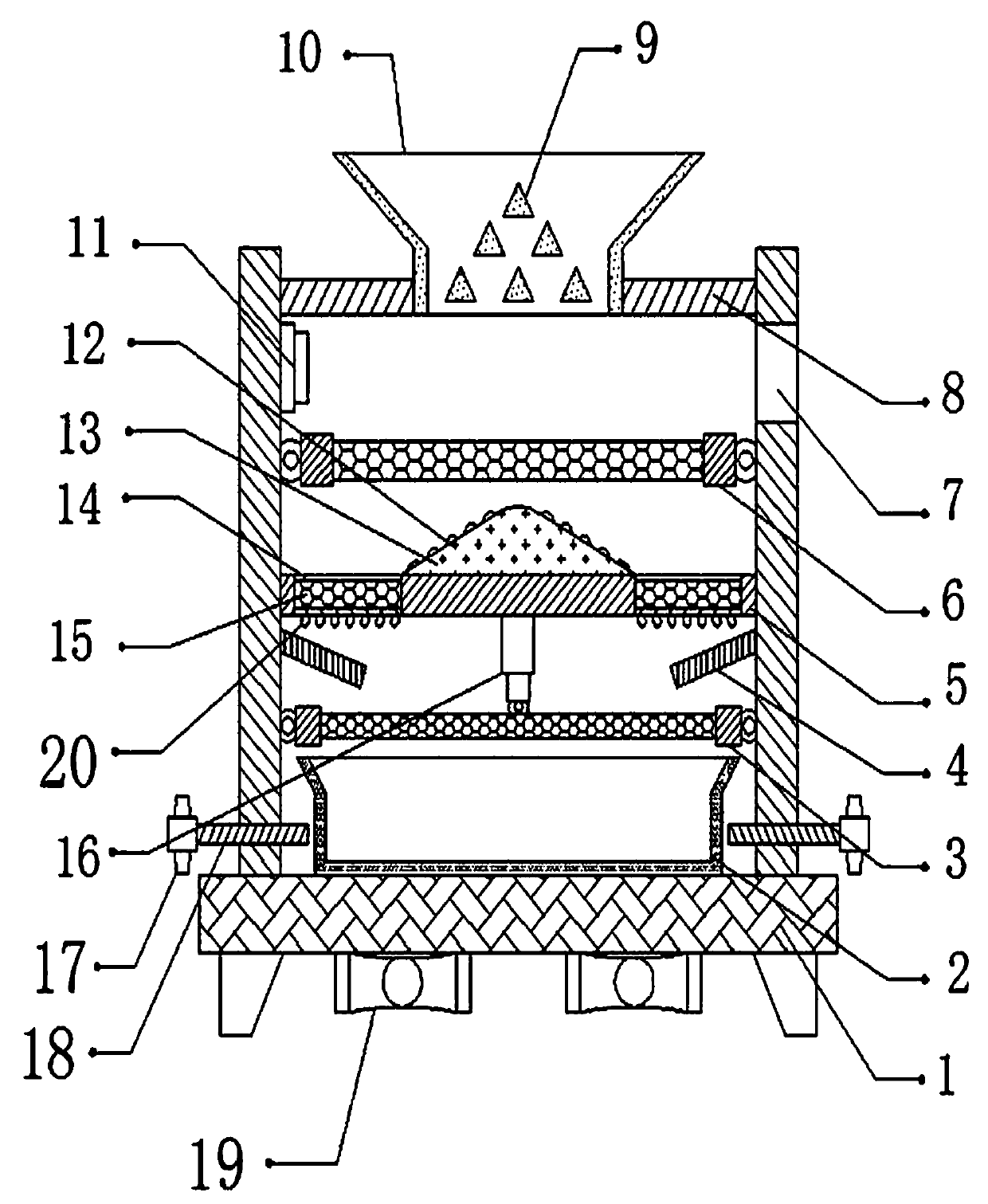 Raw material cleaning device for glutinous rice wine production