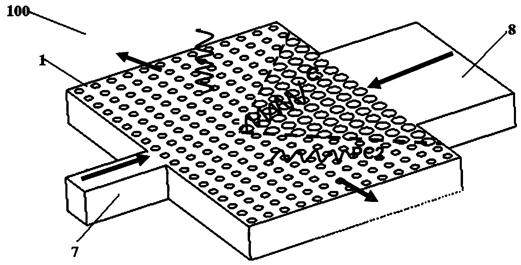 Terahertz isolator based on photonic crystal heterojunction