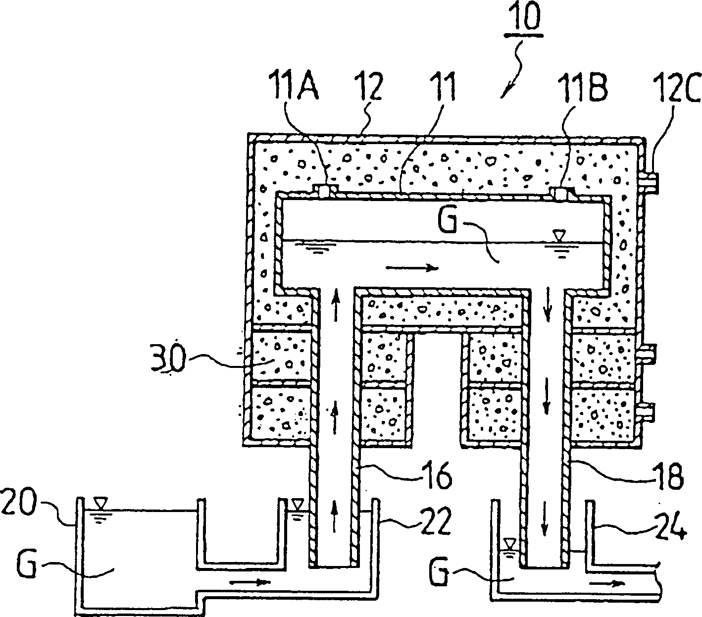 Vacuum degassing device of glass melt