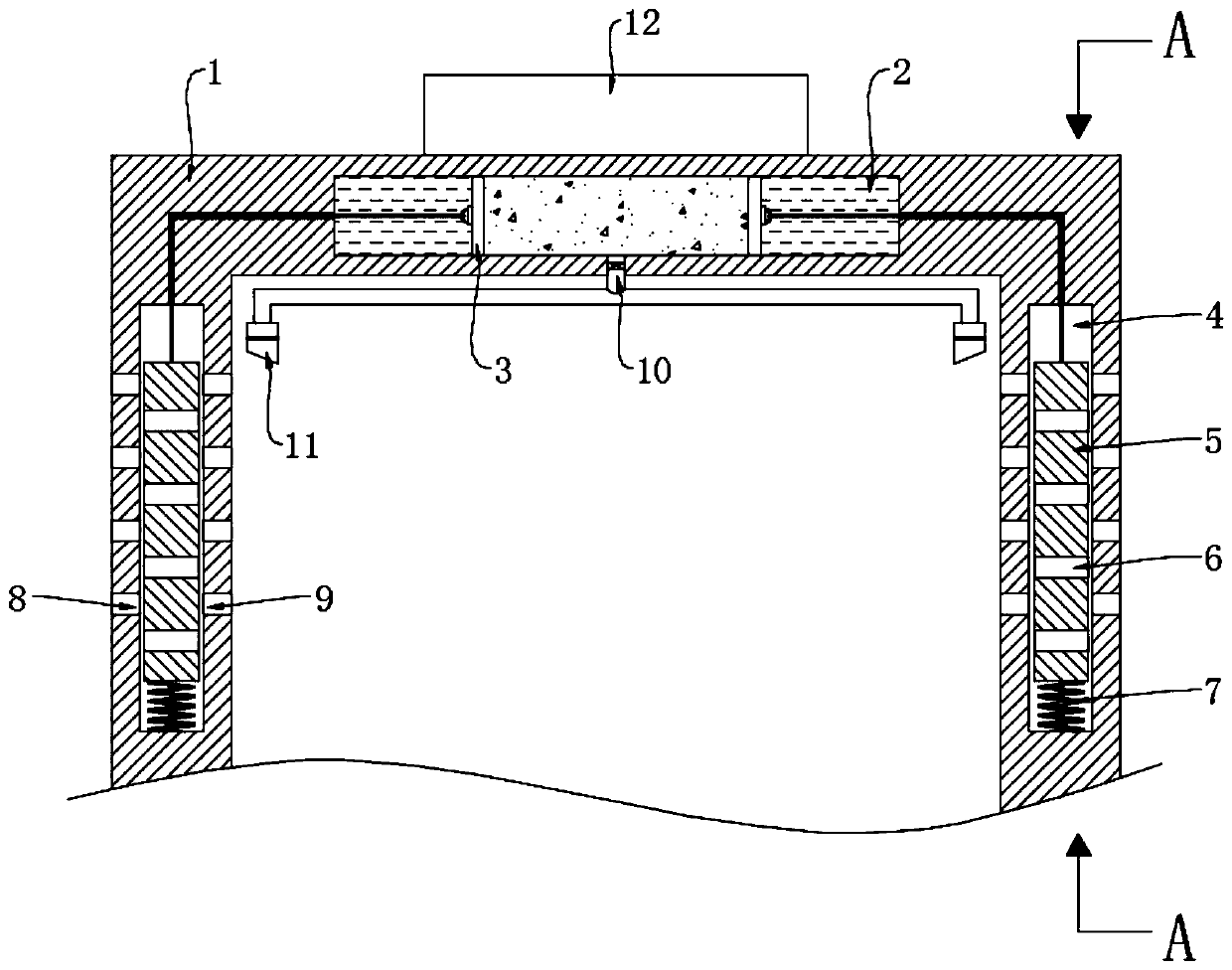 Self-closing insect-preventing power distribution cabinet for communication base station