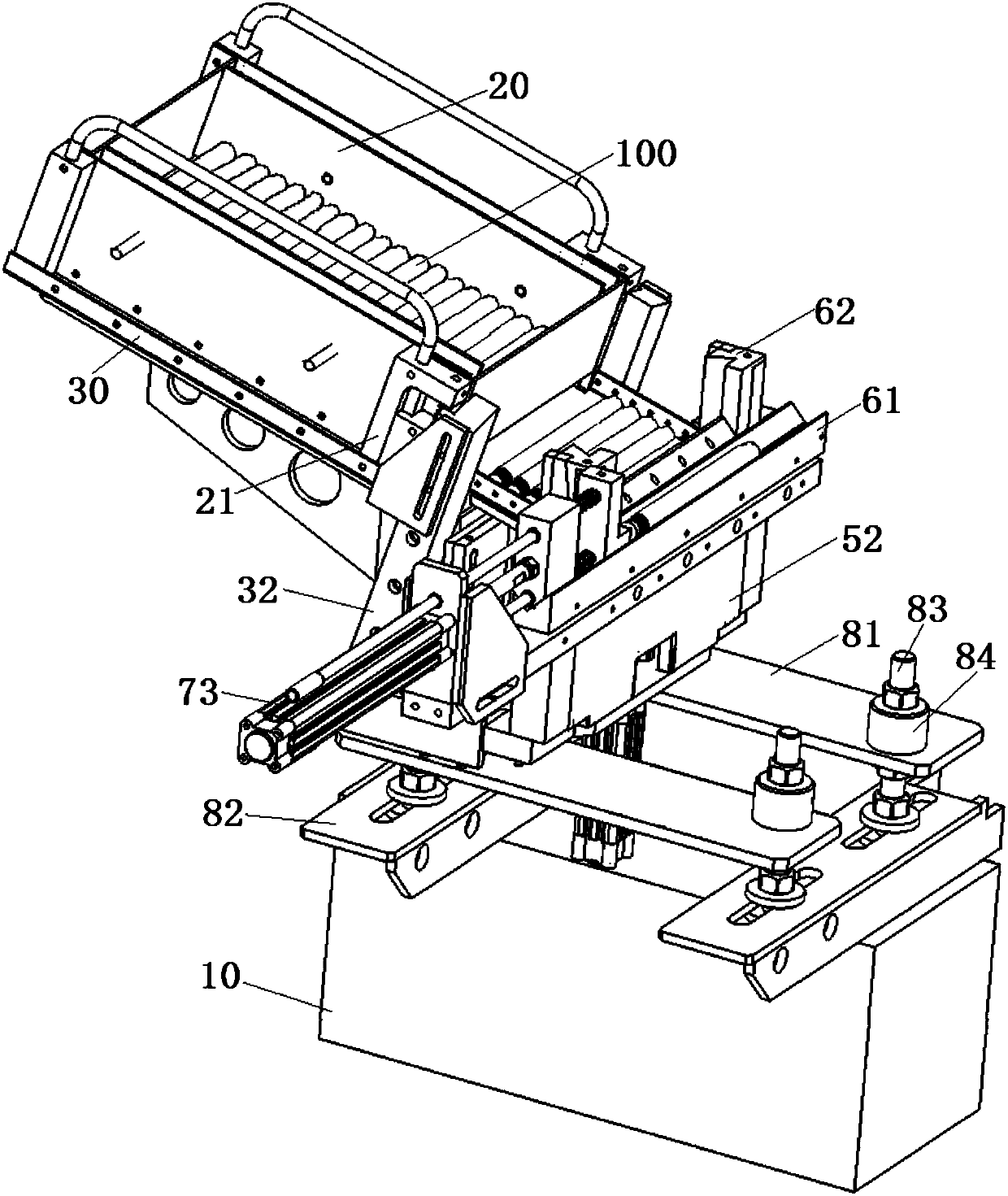 Automatic material loading device for tubular element