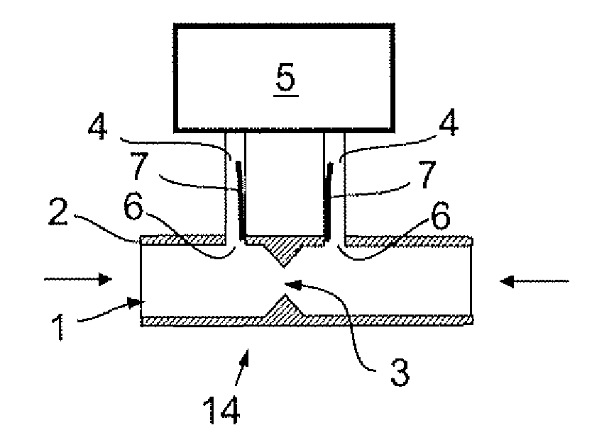 Arrangement for improving accuracy of pressure measurement and flow sensor