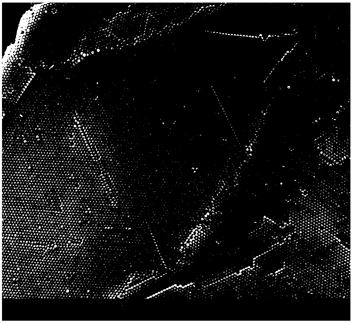 Three-dimensional ordered macroporous titanate and in-situ self-sacrificial preparation method thereof