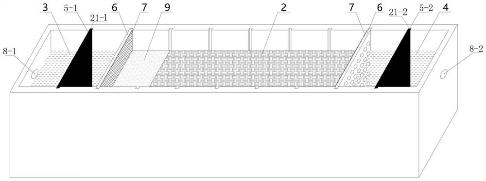 Device and method for electrokinetic remediation of contaminated soil through combination of chelating agent and permeable reactive barrier