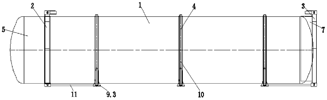 Road tank container with saddle structures