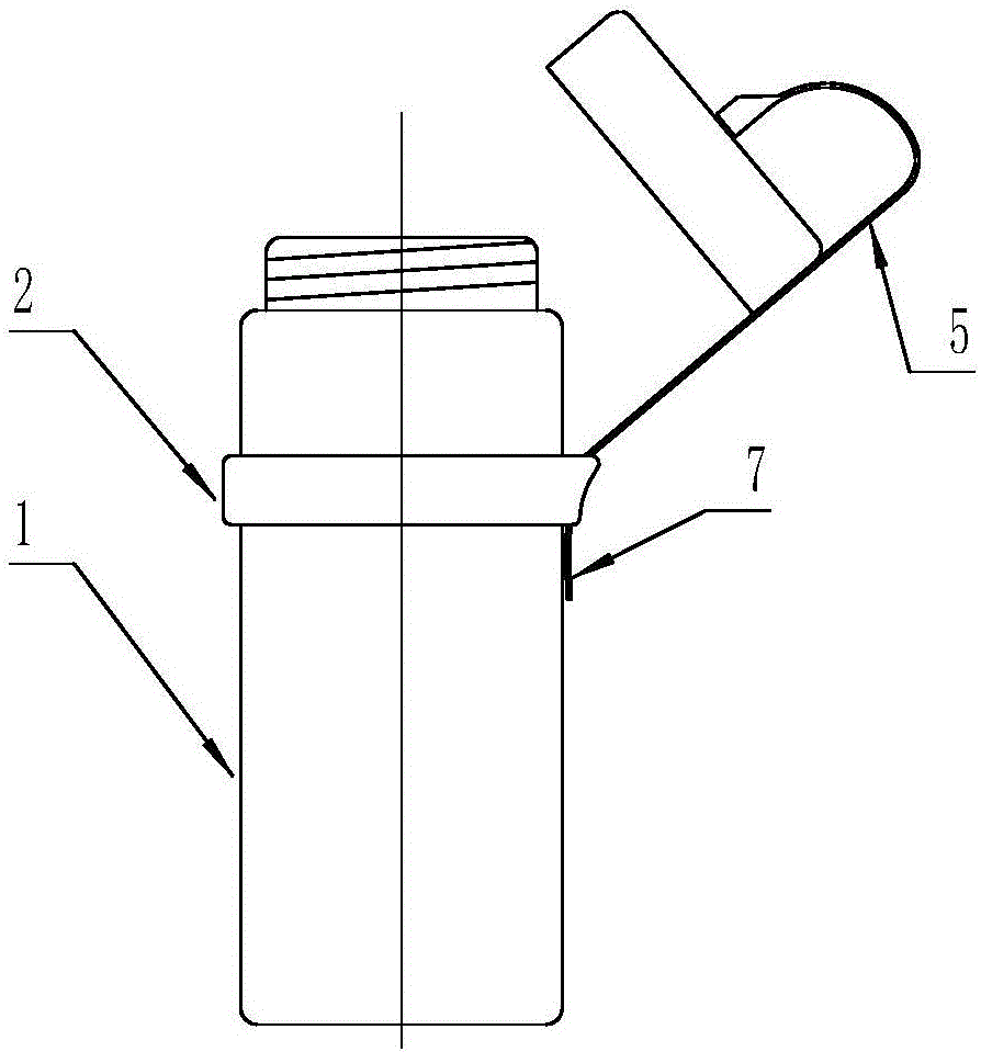 Drinking cup capable of moving cover by single hand