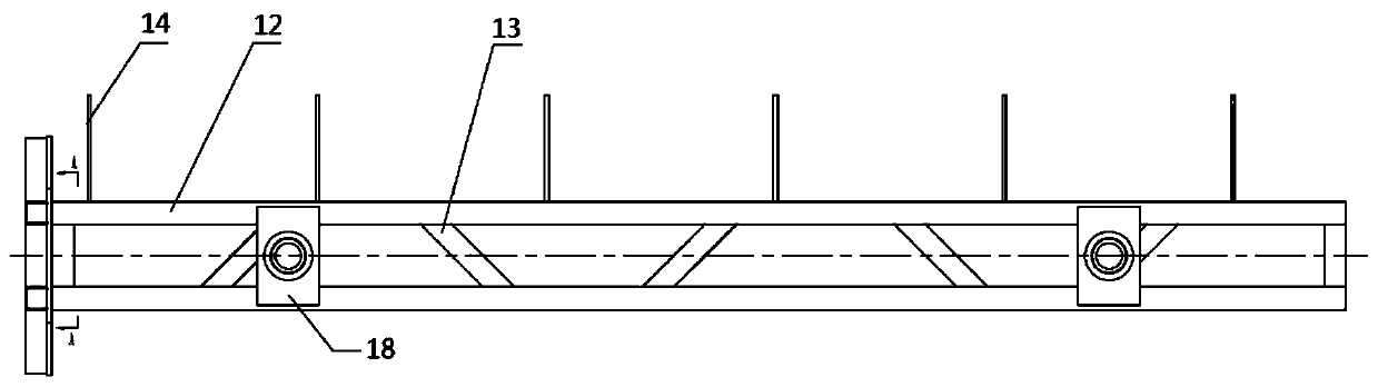 Auxiliary turnover device for tube bundle assembly and turnover method using auxiliary turnover device