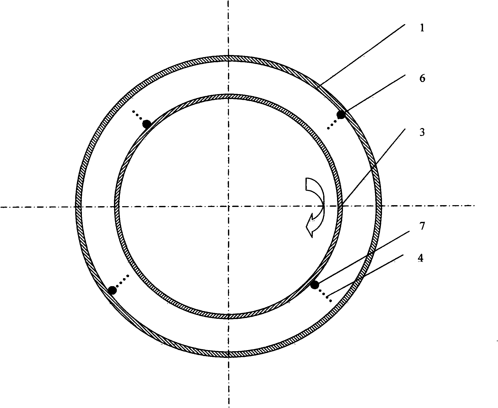 Self-cleaning device for dirt between barrels of washing machine