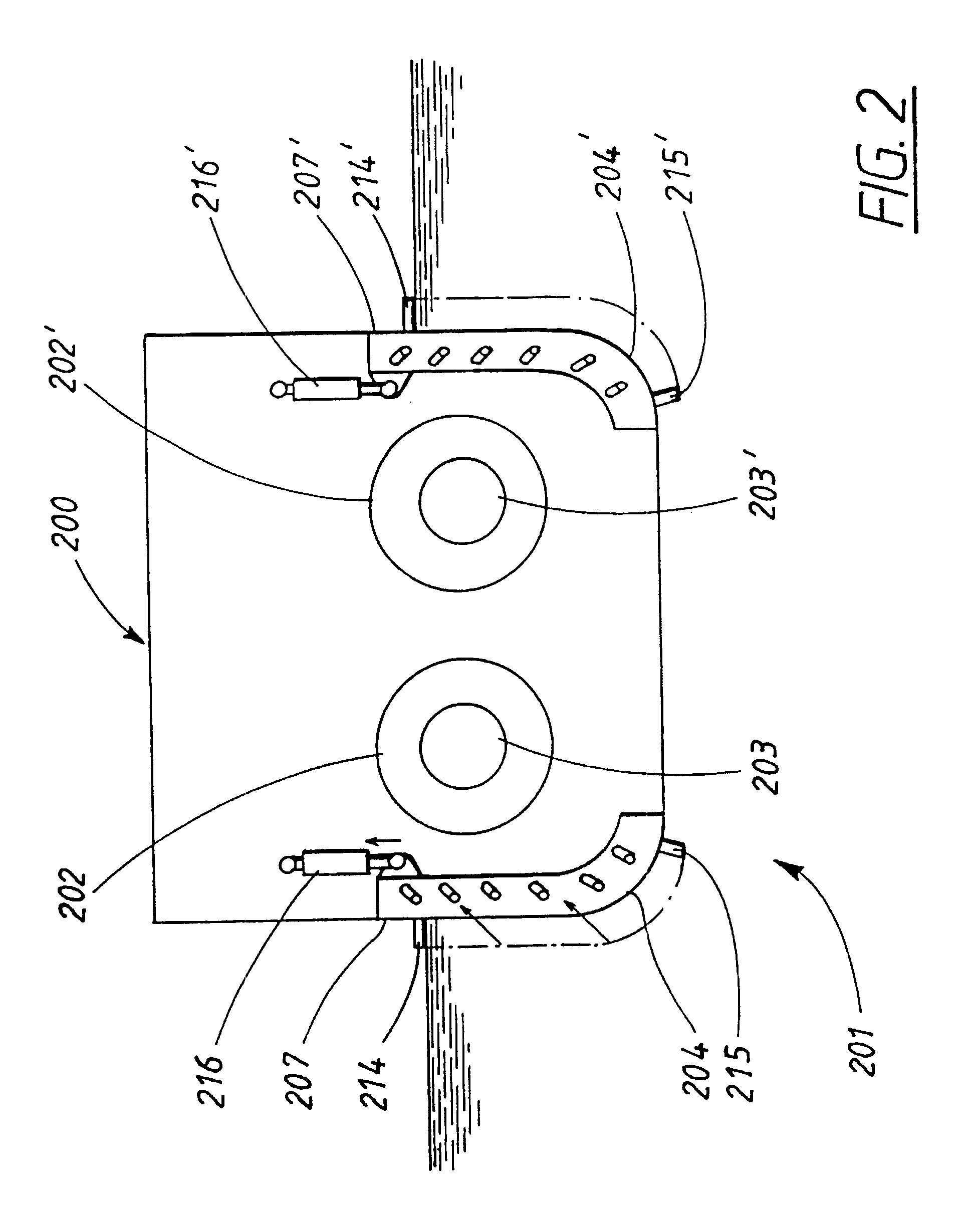 Arrangement and method for dynamic control of the movements and course of a high-speed ship hull