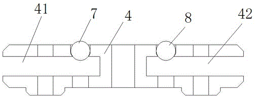 Folding propeller with limiting structures