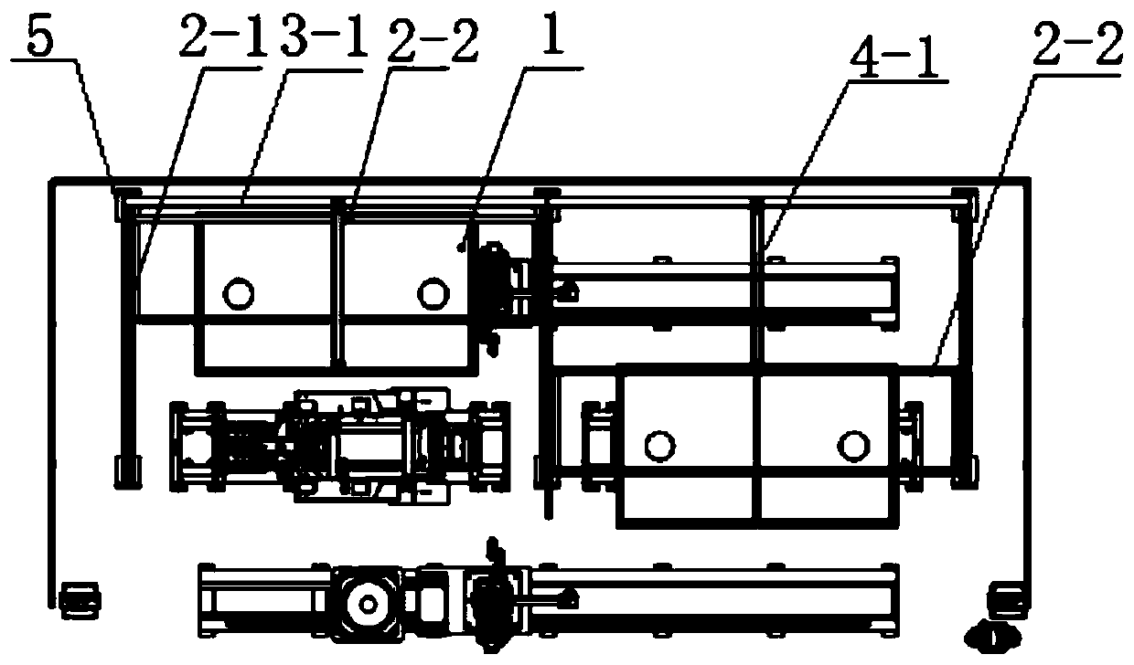 Welding fume collecting device for forklift frame robot welding workstation and method thereof