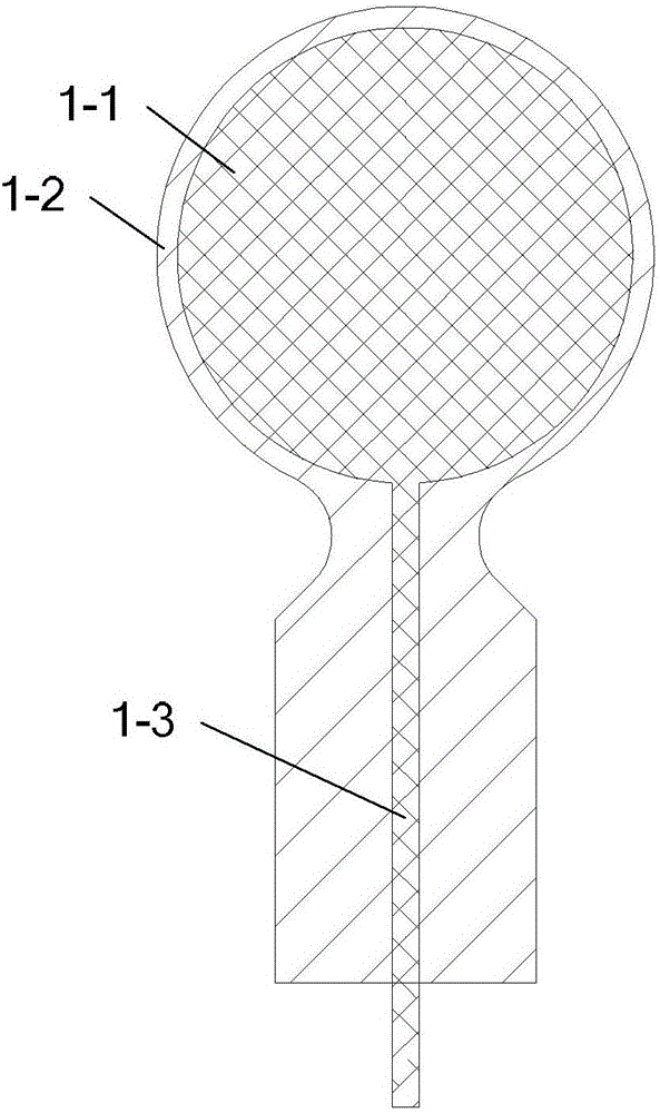 Radius tip electrode and spherical capacitance return difference type liquid level switch with radius tip electrode