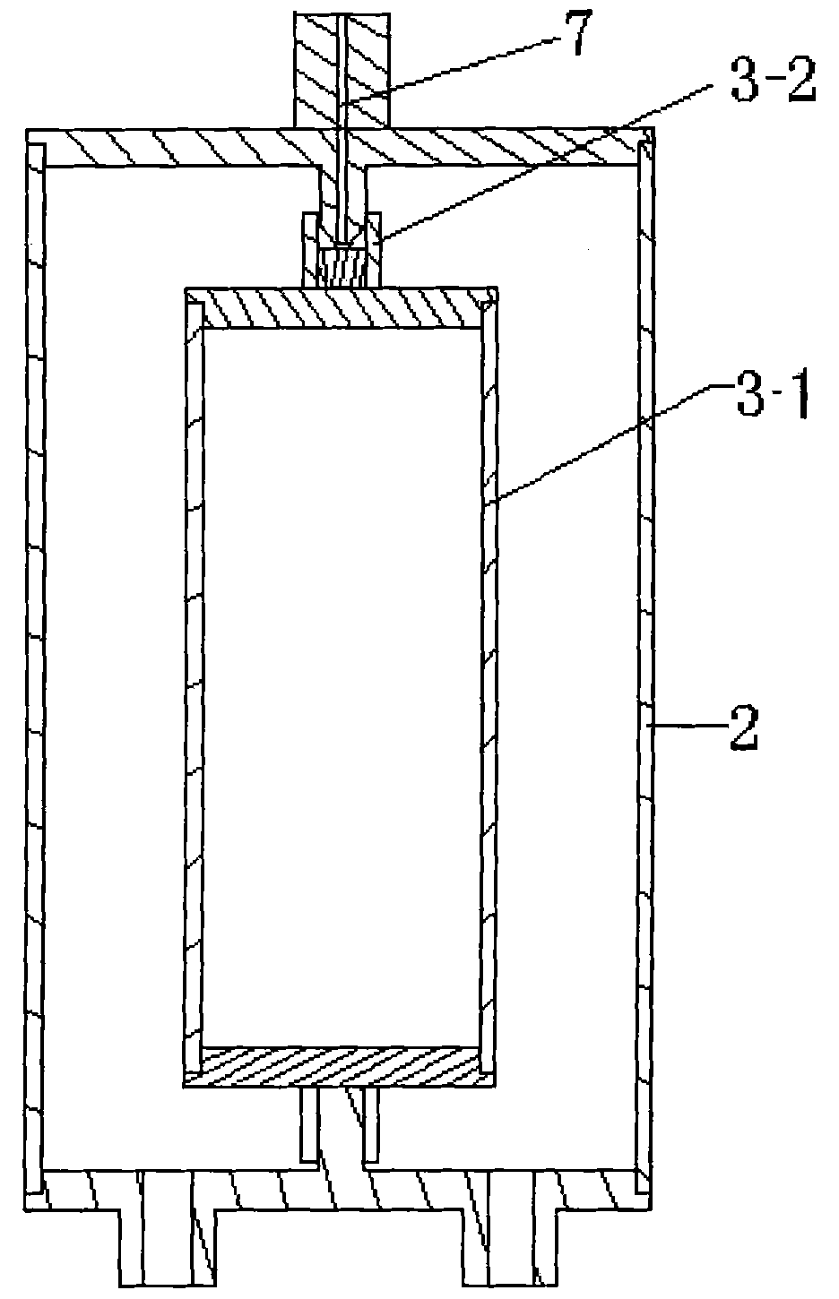 Electrolytic ozone generating device capable of recycling cathode water