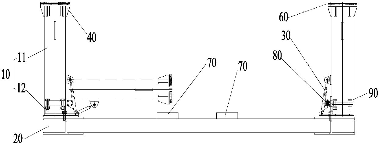 Auxiliary transfer device and transport vehicle with the auxiliary transfer device