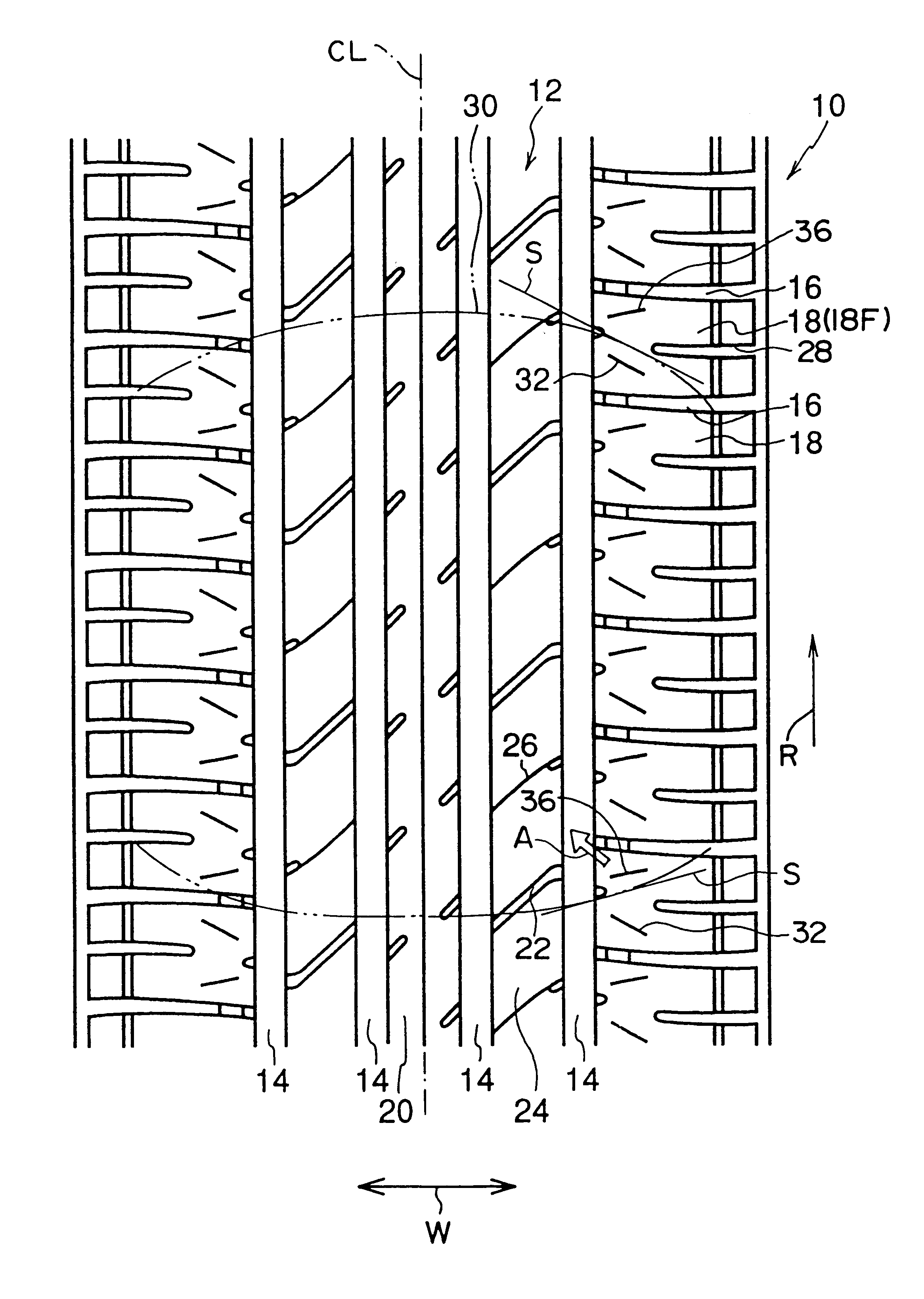 Pneumatic tire including sipes