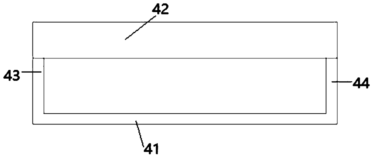 Feeding device and method for cattle farms