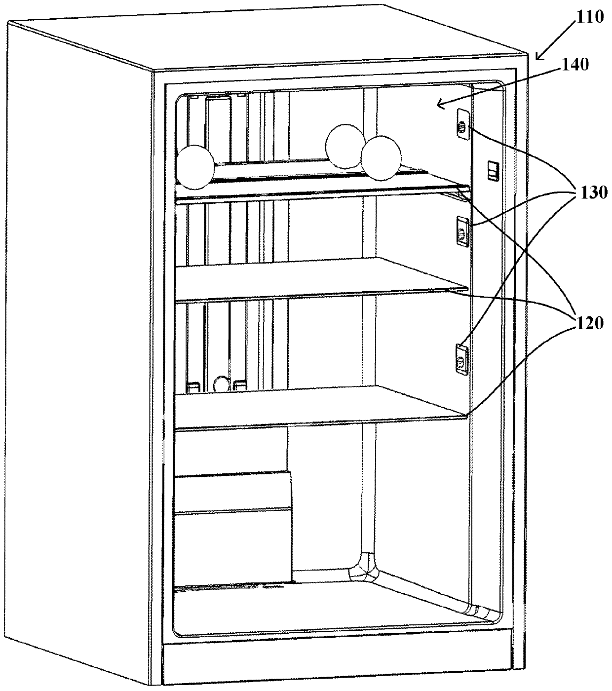 Refrigerator and method of temperature measurement based on infrared sensor