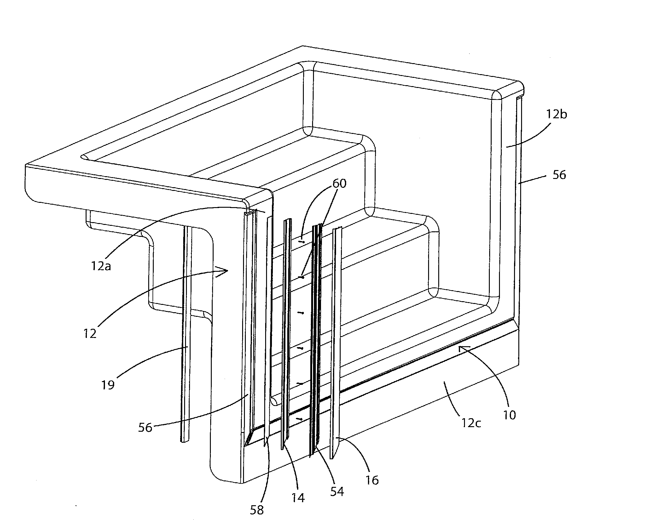 Corner molding for sealing vinyl liners to pool fixtures