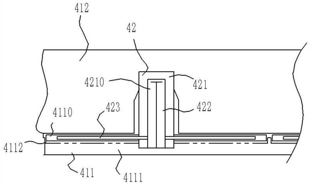 Heat insulation and cooling conveying device of pre-dispersed master batches for rubber adhesives