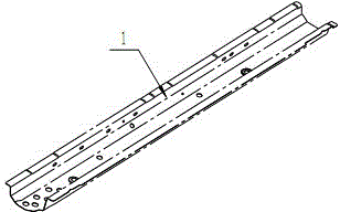 Automatic production device for threshold member of electric vehicle