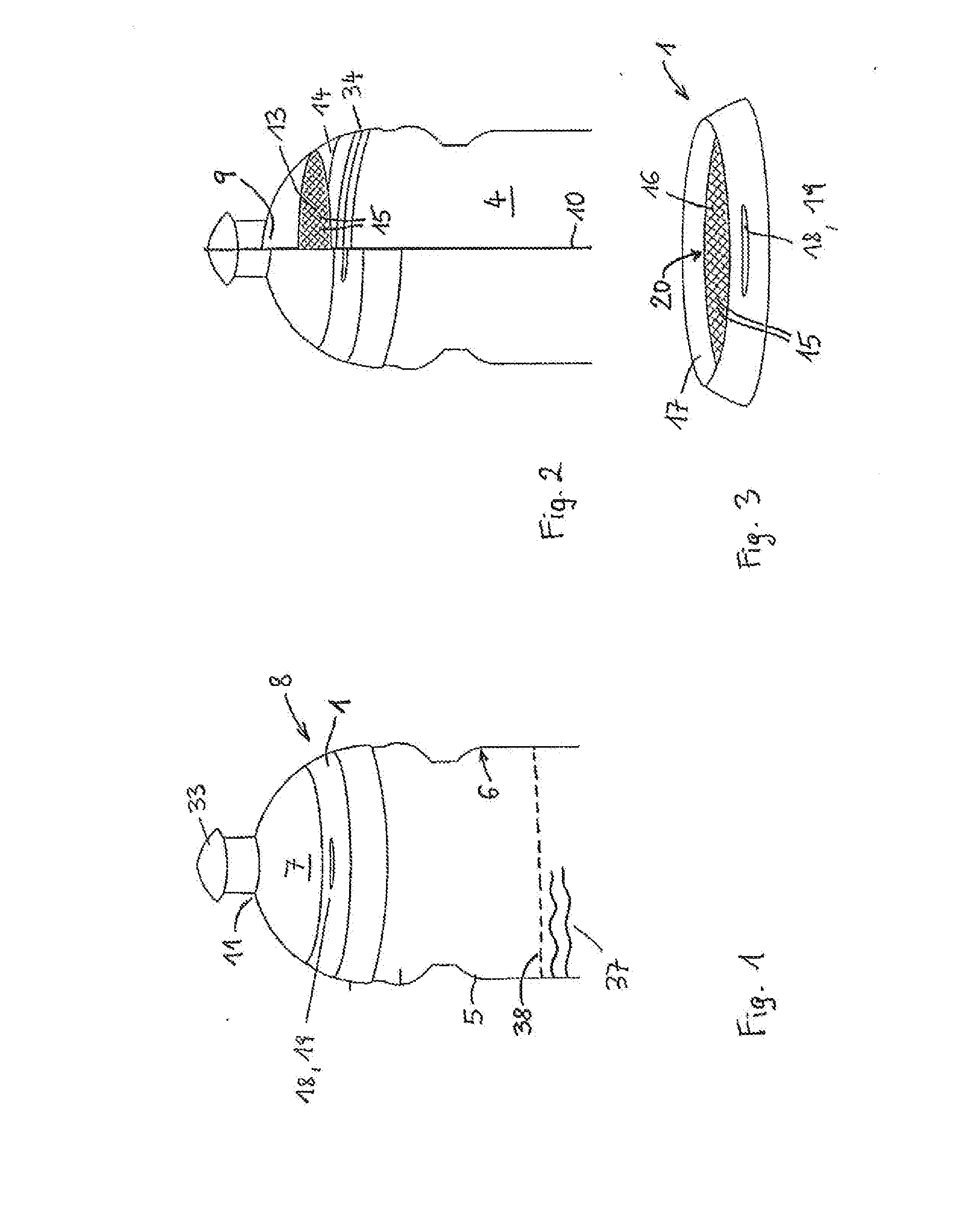 Closure cap for mounting on a liquid container