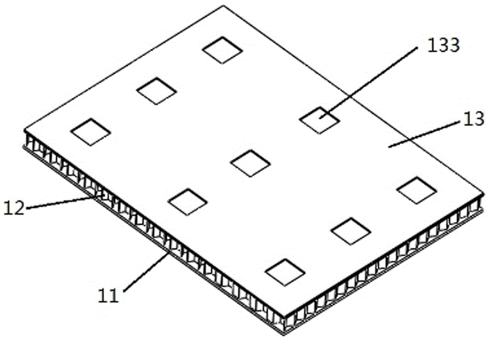 Footing embedded type full-paper combined heavy-load tray and forming method thereof