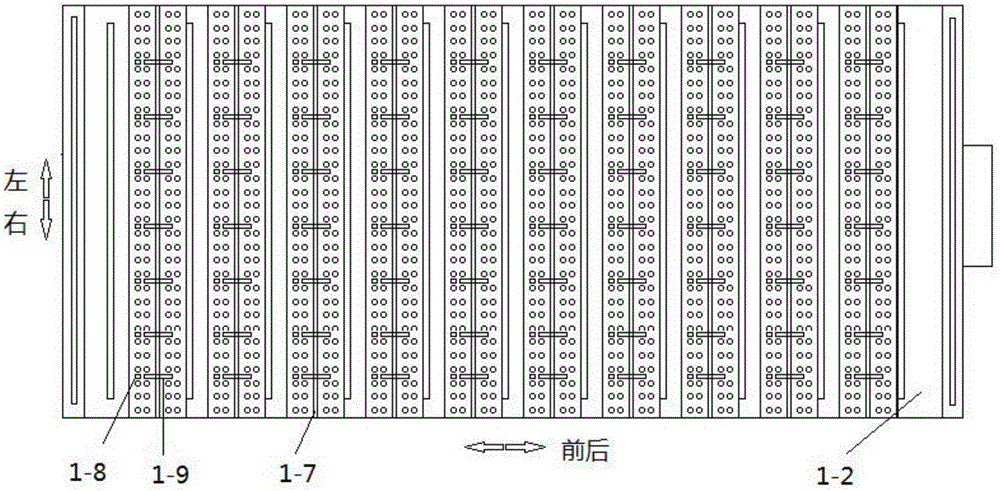 Bottom connecting plate of multi-temperature-zone moveable warehouse