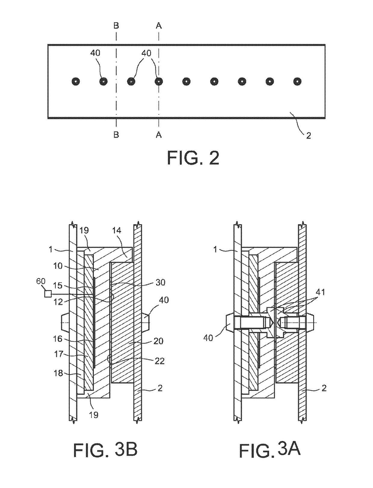 Method and device for connecting and separating two elements, with connecting plates