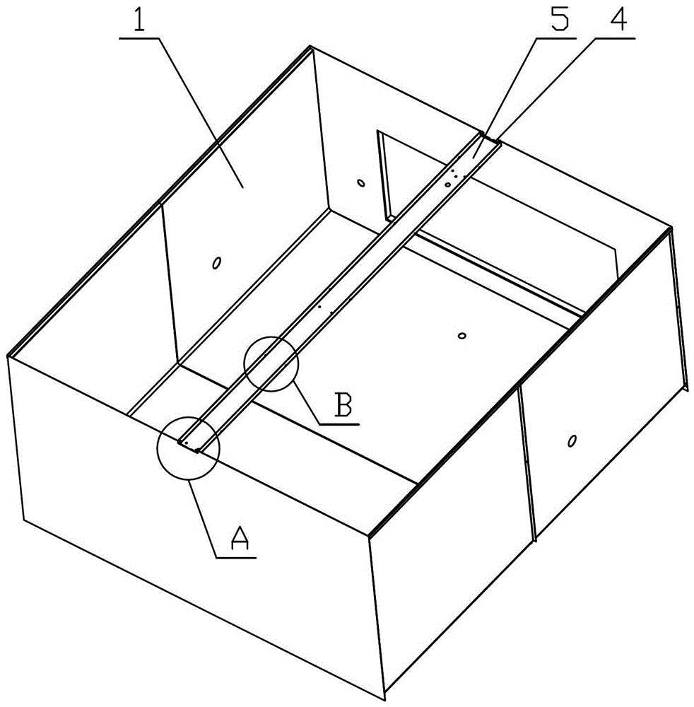 The installation structure of the middle beam of the refrigerator
