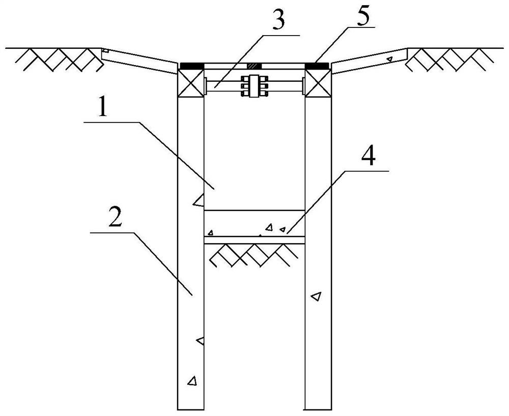 A shock-isolation ditch with a viscoelastic shock-isolation device and a shock-isolation method thereof