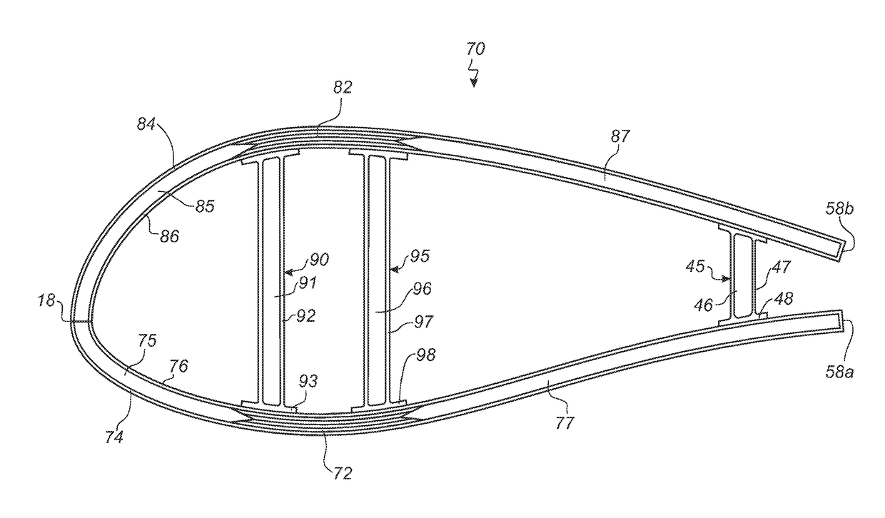 Wind turbine blade with a trailing edge spacing section