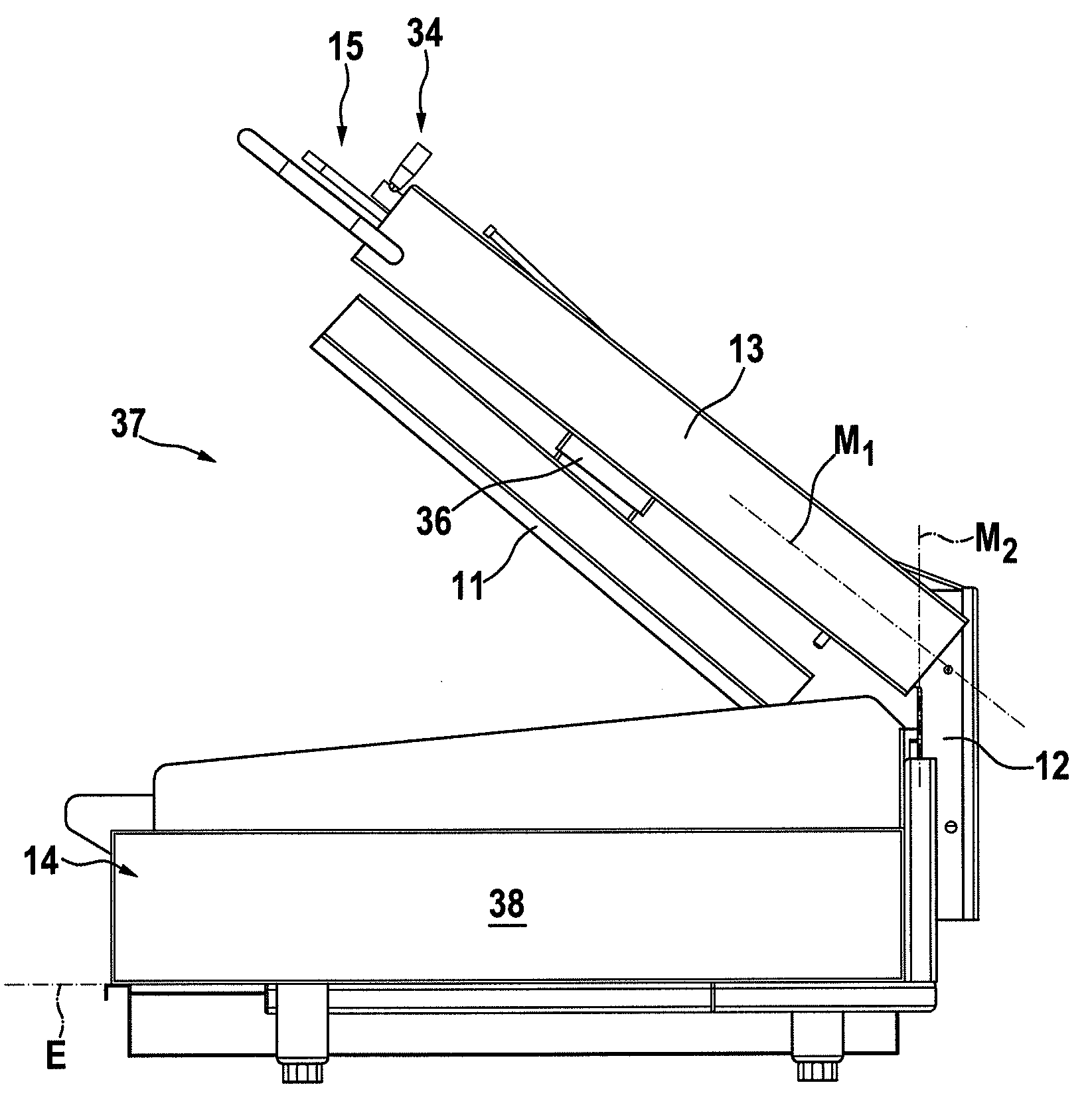 Centre arm for holding an upper contact grilling or roasting plate as well as contact grilling or roasting devices with such a centre arm