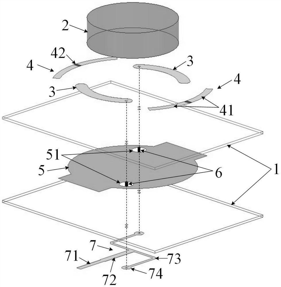 Directional diagram reconfigurable antenna based on switchable director