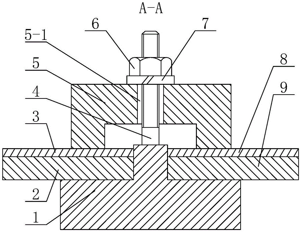 Self-locking type double-station thread drilling tool fixture