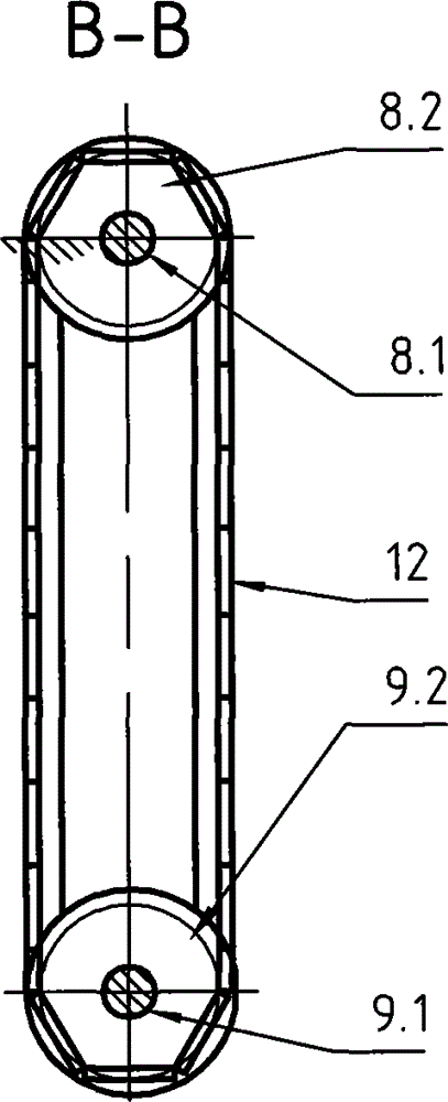 Movable electric dust removing device achieving filtration through dust collecting electrodes