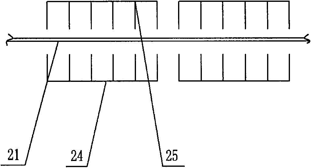 Heating roll-bending shaping method of metal sheet and device thereof