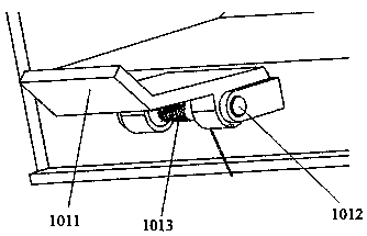 Automatic feeding and discharging device