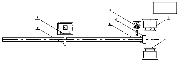 Welding displacement tool for robot automatic welding and welding method