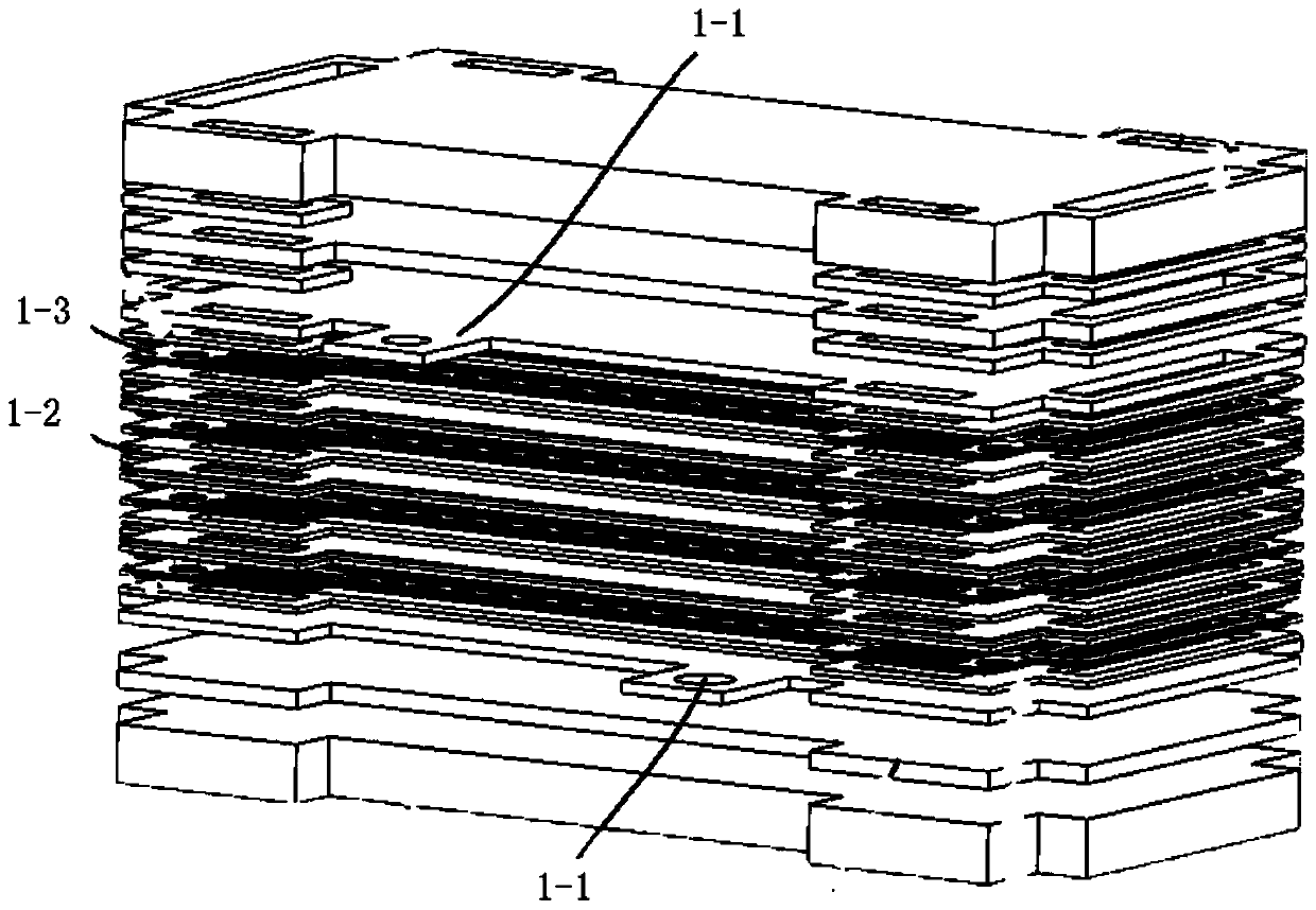 Power collecting plate assembly