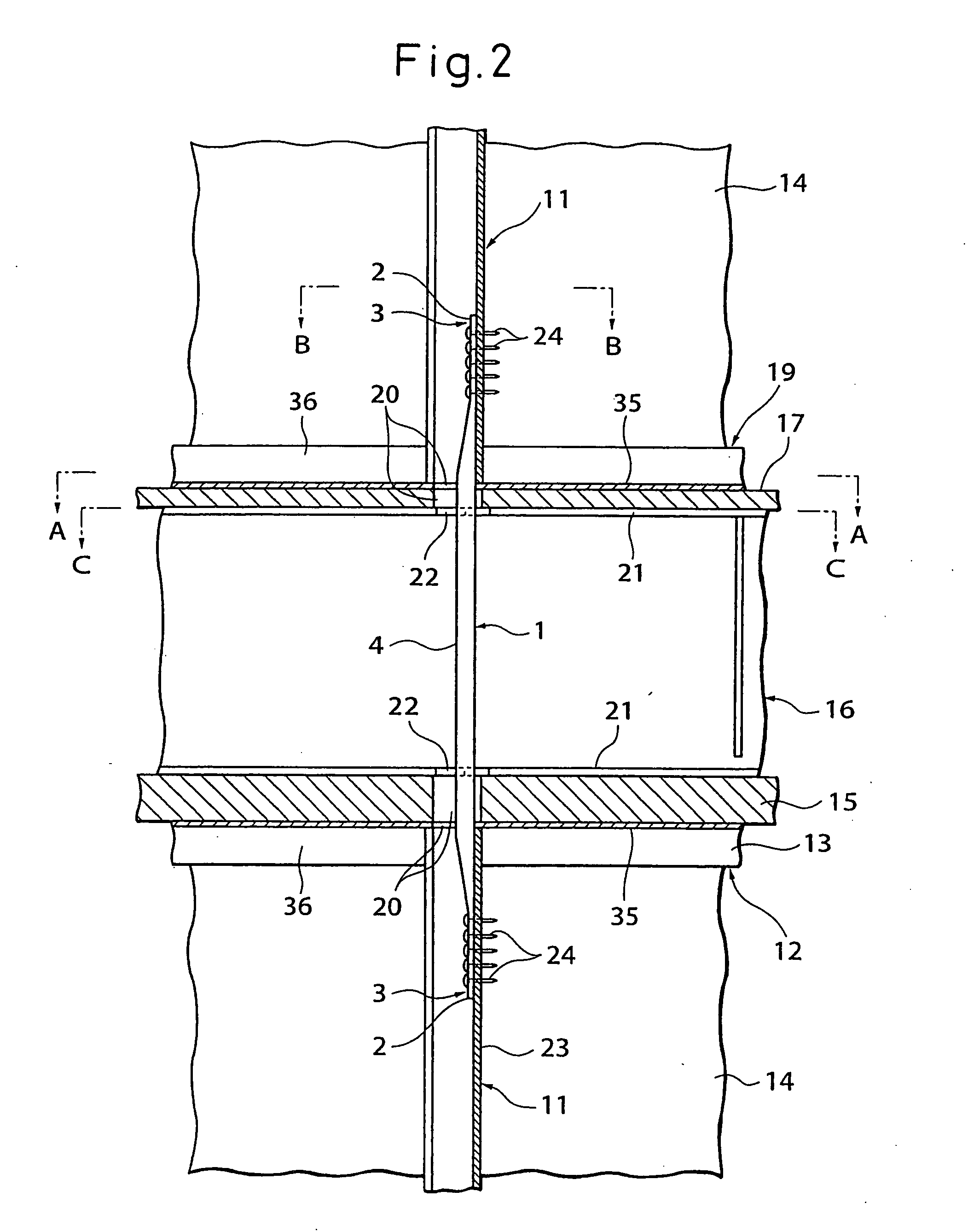 Joint fitting between members, joint structure of upper and lower floor vertical frame members, and method of joining