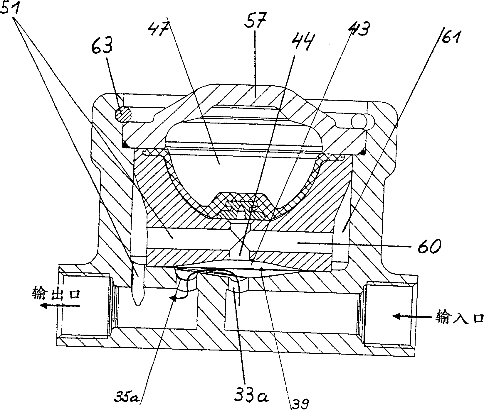 Device for reducing pressure pulsations in hydraulic manifolds