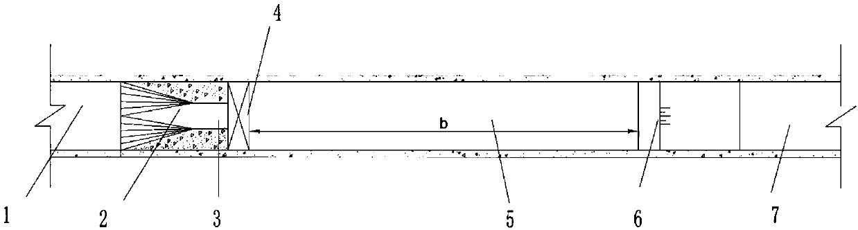 In-tunnel weak pressure sudden dropping and sudden expansion type jet flow stilling pool energy dissipation system