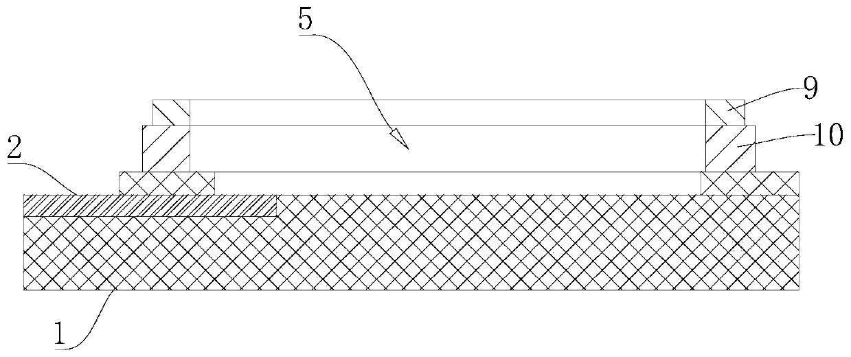 Ceramic packaging shell and packaging shell mounting structure