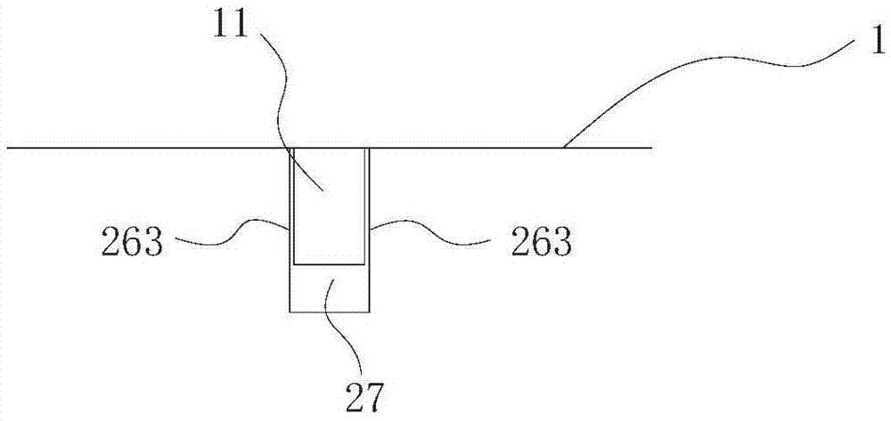 Tank container and end frame thereof