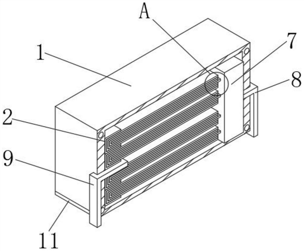 High-capacity low-voltage chip-type laminated aluminum capacitor and preparation method thereof