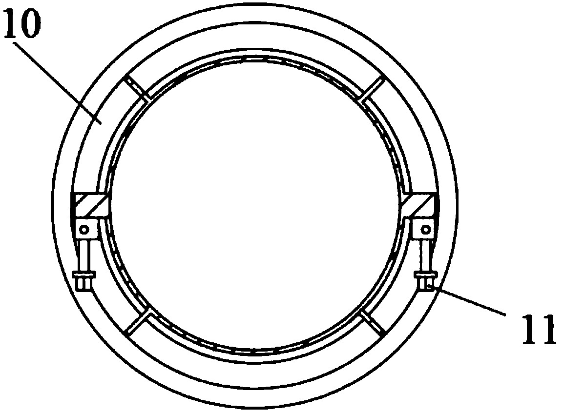 Mold compounding system adapting to pipe pile molds of multiple specifications