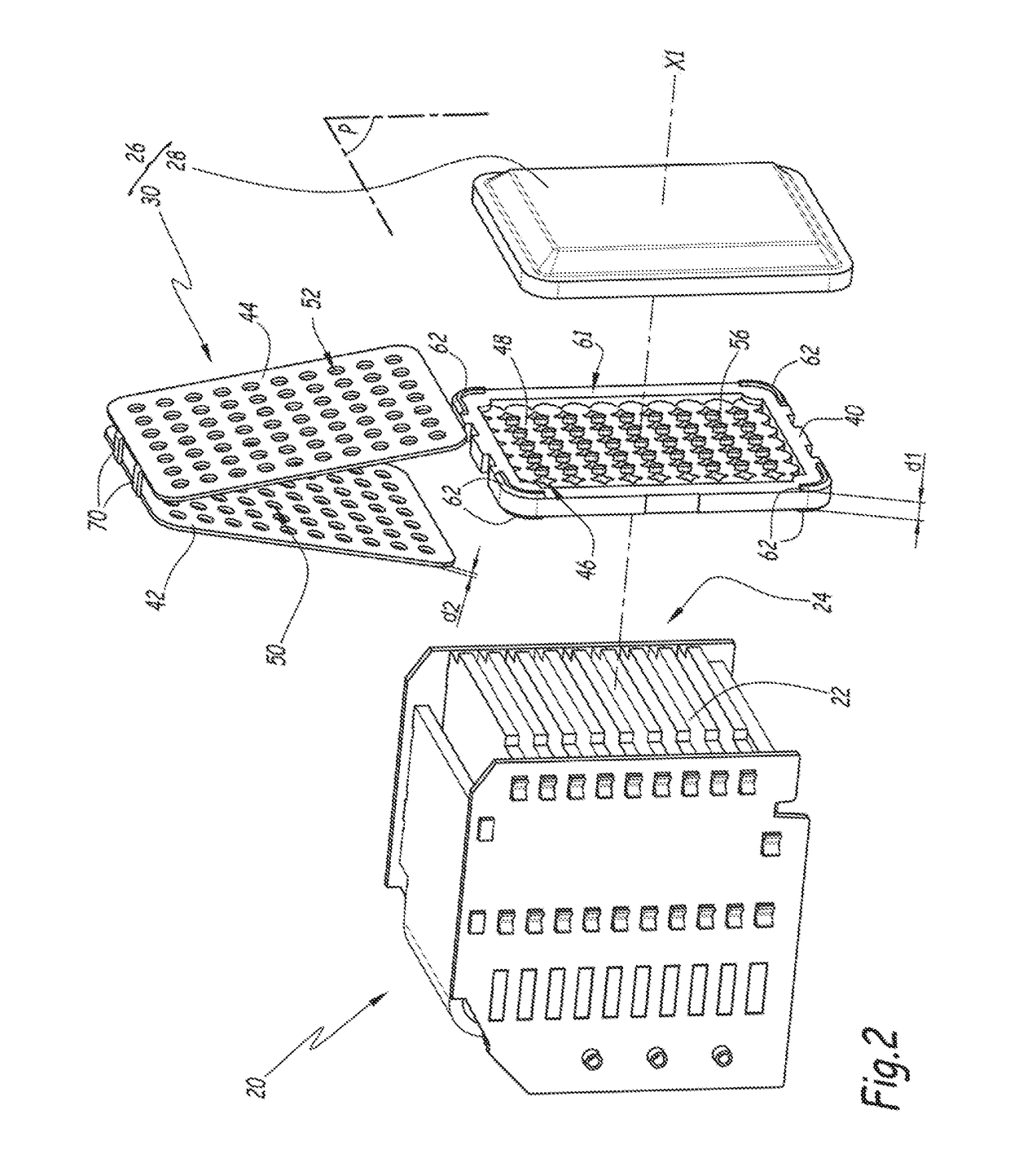 Electrical apparatus for breaking an electric current in air comprising an improved extinguishing gas filtering device