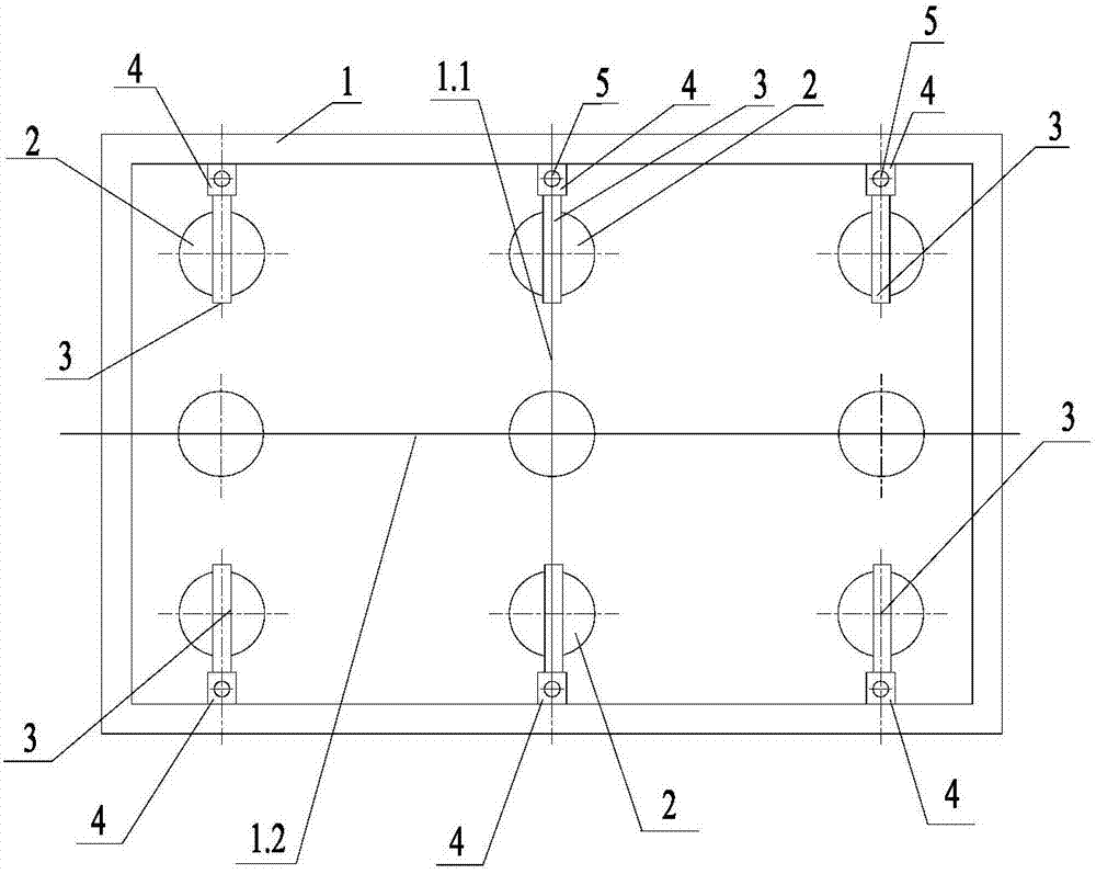 Steel cofferdam initiative sinking deviation correcting construction device and method