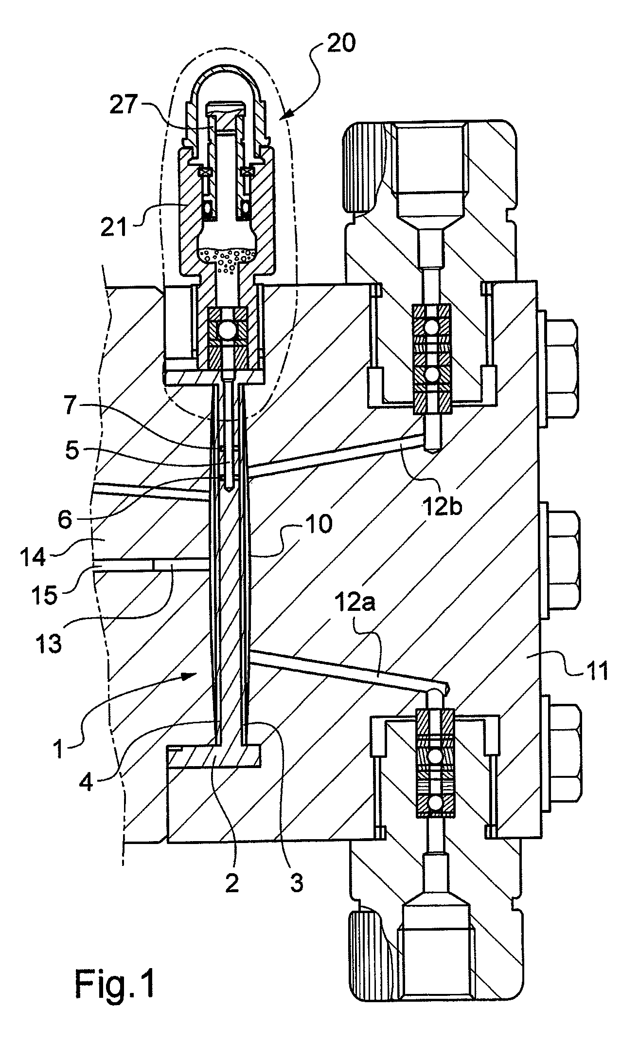 Device for detecting breakage of a diaphragm in a hydraulically-actuated pump, a method of mounting such a device on a pump, and a pump fitted with such a device