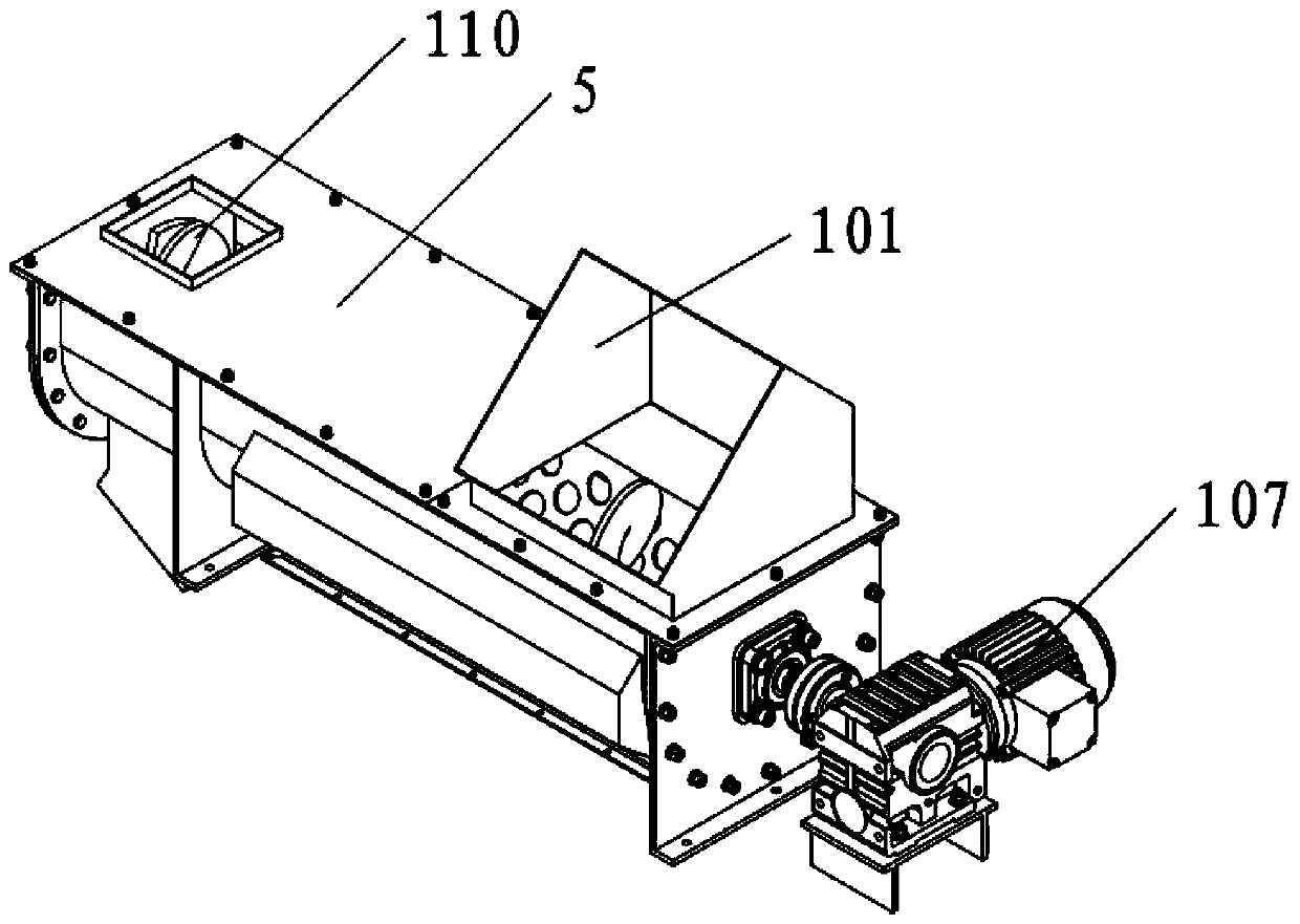 Integrated device for sorting, smashing and screening kitchen waste